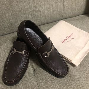 Men’s Ferragamo loafers EUC!!!